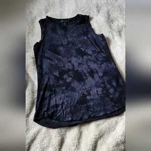 Tahari tank size S